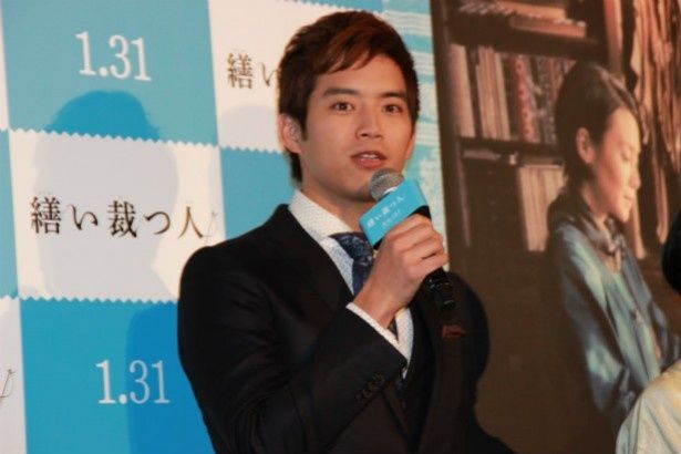 大手デパートの服飾担当の藤井役の三浦貴大