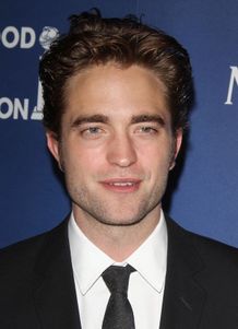 『トワイライト』シリーズの浪費癖が治らないというロバート・パティンソン