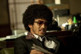 アフロヘア―もさまになっているオダギリジョー