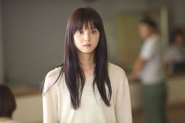 初のシングルマザー役で複雑な心情を表現している佐々木希