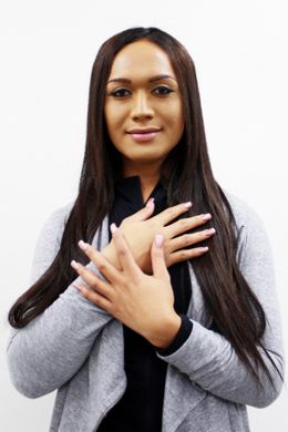 男子サッカー アメリカ領サモア代表、ジャイヤ・サエルア選手。指先にはピンクのネイルアート