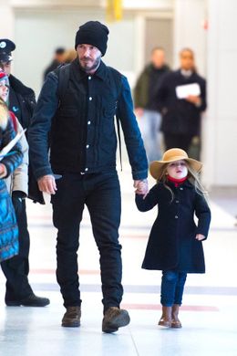 ベッカム家の娘ハーパーちゃん、3歳にしてこの貫禄！