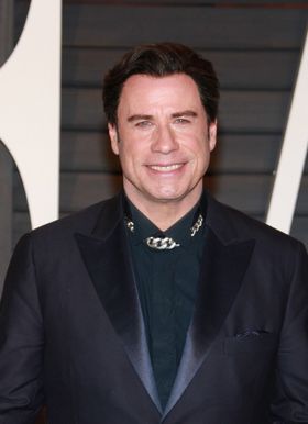 女性たちに触りすぎてセクハラ疑惑のジョン・トラボルタ