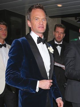 ブリーフ姿で会場に現れた司会のニール・パトリック・ハリス