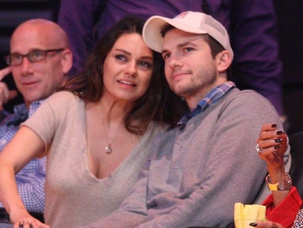 【写真を見る】昨年、ミラ・クニスとの間に女児をもうけたアシュトン
