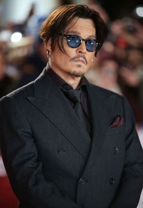 オーストラリアでの撮影中に手を負傷し、緊急帰国したジョニデ