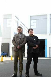 脚本・総監督を務める庵野秀明(左)と監督・特技監督を務める樋口真嗣(右)