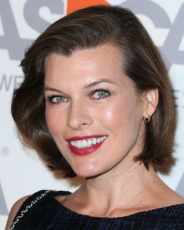 第二子を出産した39歳のミラ・ジョヴォヴィッチ