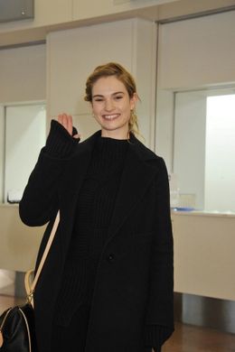 シンデレラ役のリリー・ジェームズが初来日！