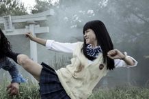 『Zアイランド』で見事な上段蹴りを披露している山本舞香