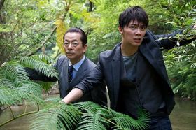 「相棒-劇場版III-　巨大密室！特命係 絶海の孤島へ」がテレビ初放送。杉下右京(水谷豊)と3代目“相棒”甲斐享(成宮寛貴)の名コンビが難事件に挑む