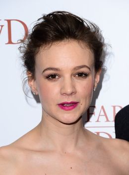 1日中羊の糞だらけのプールで泳いでいたというキャリー・マリガン