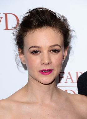 1日中羊の糞だらけのプールで泳いでいたというキャリー・マリガン