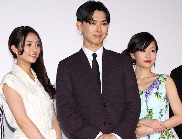 松田翔太、美女に囲まれタジタジ!?