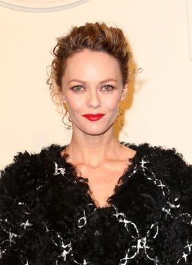 ジョニデに続いてヴァネッサ・パラディも恋人と公の場に姿を現した