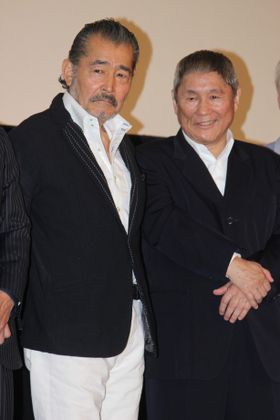 『龍三と七人の子分たち』の北野武監督と主演の藤竜也