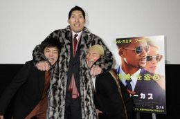 『フォーカス』の公開直前イベントに登場したバンビーノと篠原信一