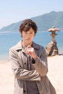 主人公の天才探偵・御手洗潔を演じる玉木宏