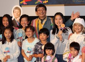 水谷豊、おかっぱ頭で舞台挨拶に登場！