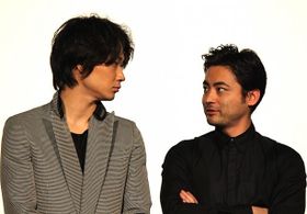 綾野剛と山田孝之の親友トークに会場も大爆笑！