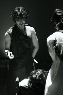 壮絶な拷問が繰り広げられる『ソレダケ　that's it』のワンシーン