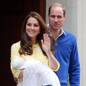 母キャロルが、産後のキャサリン妃を完全フォロー