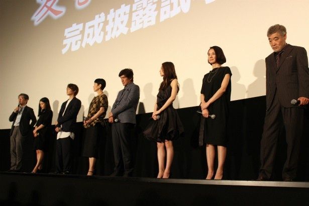 感動の舞台挨拶となった