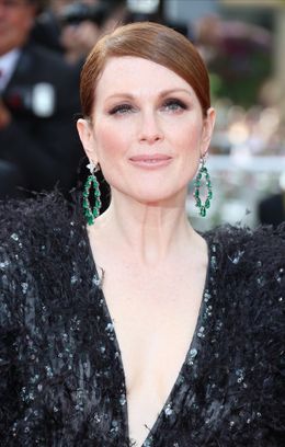 第68回カンヌ国際映画祭にゴージャスなドレスで登場したジュリアン・ムーア