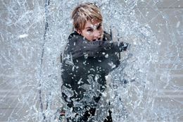 シャイリーン・ウッドリー扮する異端者(ダイバージェント)として生まれたヒロイン、トリス