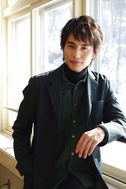 映画やドラマや舞台などで活躍中の中村蒼