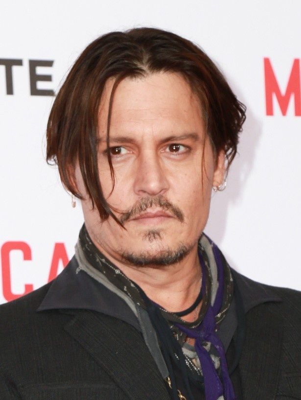 上品に年齢を重ねている男性として挙げられているジョニー・デップ