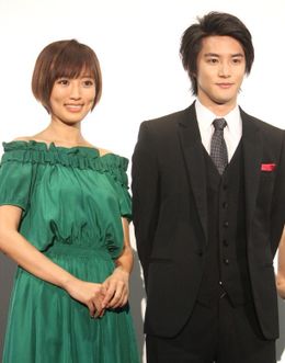 夏菜たちにいじられていた白石隼也