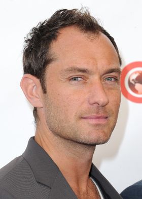 13歳年下の心理学医との交際が判明したジュード・ロウ