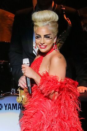 妊娠の噂を否定したレディー・ガガ