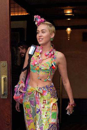 やせ細った体型が話題になっているマイリー・サイラス