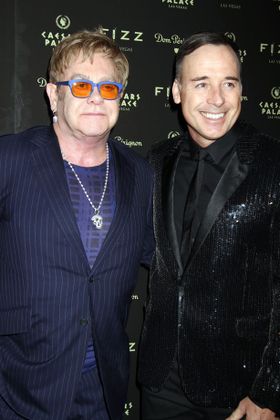 英国の法改正で正式な夫婦となったエルトン・ジョンとデヴィッド・ファーニッシュ