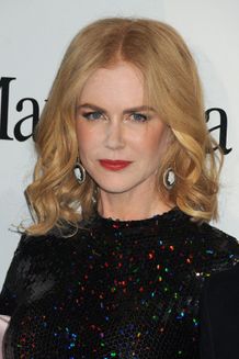 ナオミ・ワッツと壇上でキスをしたニコール・キッドマン