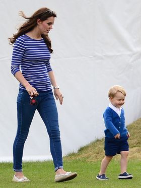 キャサリン妃がやせて見えるのは、このトップスのおかげ!?