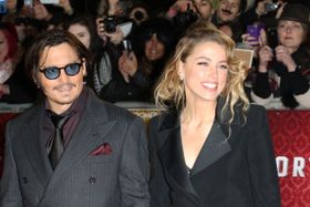 正規の手続きを踏まずに愛犬2匹を連れてオーストラリアに入国したことが問題となったジョニー・デップとアンバー・ハード