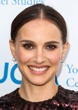 ノーブラ姿をパパラッチされたナタリー・ポートマン