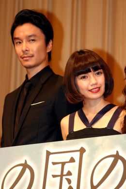 『この国の空』で共演した二階堂ふみと長谷川博己