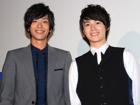 「絶対に脱がしてやる！」男子同士のラブシーン秘話とは？