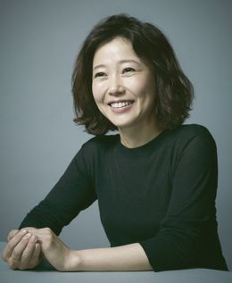 主人公が妻を亡くしてからの1年間の物語を、実際に9か月かけて撮影しているという西川美和監督