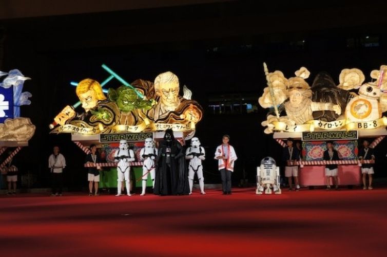 3万人が沸いた！「スター・ウォーズねぶた」お披露目