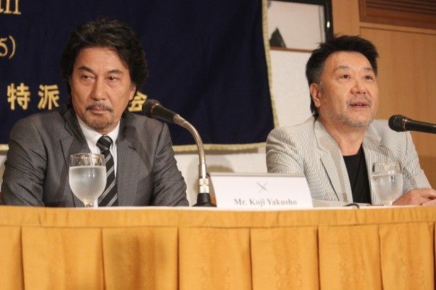 流暢な英語でスピーチをした原田眞人監督