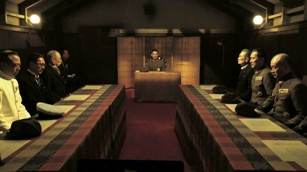 【写真を見る】本木雅弘演じる昭和天皇はこちら