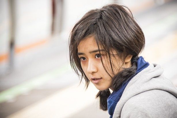 黒島が出演する映画『at Home アットホーム』は8月22日(土)から公開