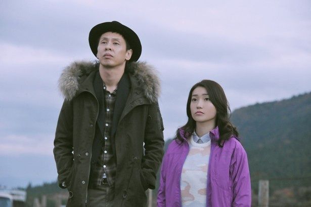 大島が扮するのは、特急ロマンスカーのアテンダントとして働く26歳の鉢子