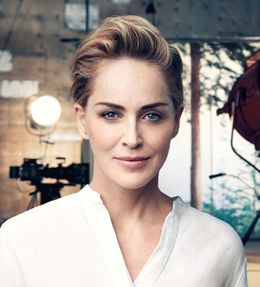 先日ヌードを披露した57歳のシャロン・ストーン