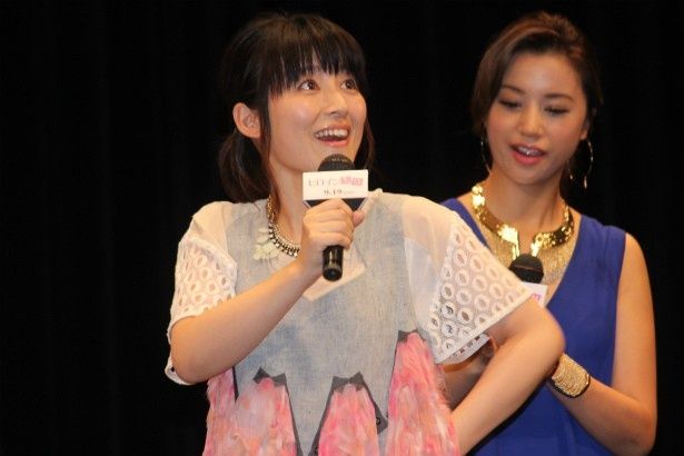 はとりの親友・中島杏子役の福田彩乃